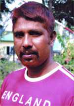 হাজার পেরিয়ে আজীজ রেজা