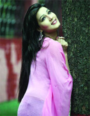 এগিয়ে যাচ্ছেন মাহি