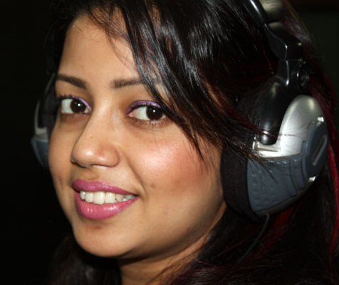 আইটেম সং গাইলেন কণা