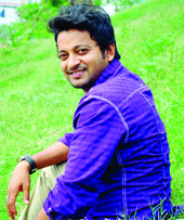 সাক্ষাতকারঃ ‘রাজনৈতিক ছবিতে অভিনয় করতে চাই’- সাইমন সাদিক