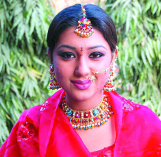 ঘুরে দাড়ালেন অপু