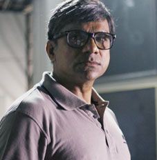 গোয়েন্দা চরিত্রে মিশা