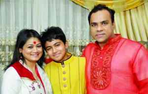 ফেসবুকে মিশার পারিবারিক ছবি