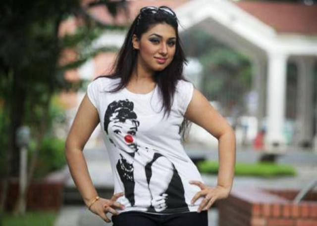 আমি ছাড়াও কিন্তু শাকিব ফ্লপ: অপু বিশ্বাস