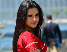 স্বামী-সংসার নিয়ে ব্যস্ত পূর্ণিমা