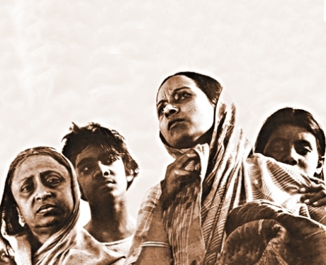 সূর্য দীঘল বাড়ী নিয়ে আখতারুজ্জামান ইলিয়াসের চিত্রসমালোচনা