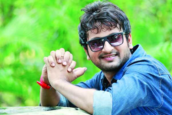 ‘রোজ’ আউট ‘সায়মন’ ইন