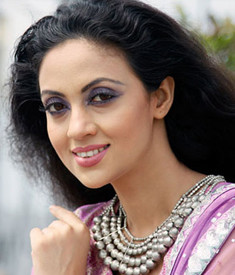 নিজেকে ভাগ্যবতী ভাবেন রুহী