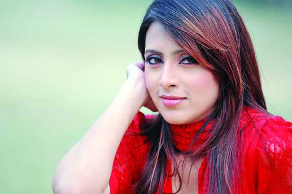 ৪ এপ্রিল ‘ফাঁদ’ ও ‘জোনাকির আলো’