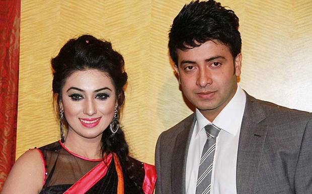 মুক্তি পেল ‘ডেয়ারিং লাভার’