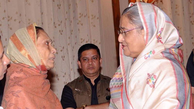 প্রধানমন্ত্রীর অনুদান পেলেন রানী সরকার ও বনশ্রী