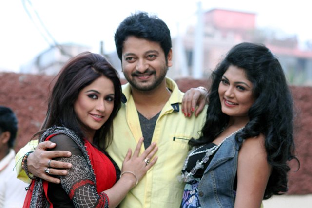 ছায়াছবির গপ্পো – ব্লাক মানি (মৌসুমি হামিদের প্রথম ছবি)