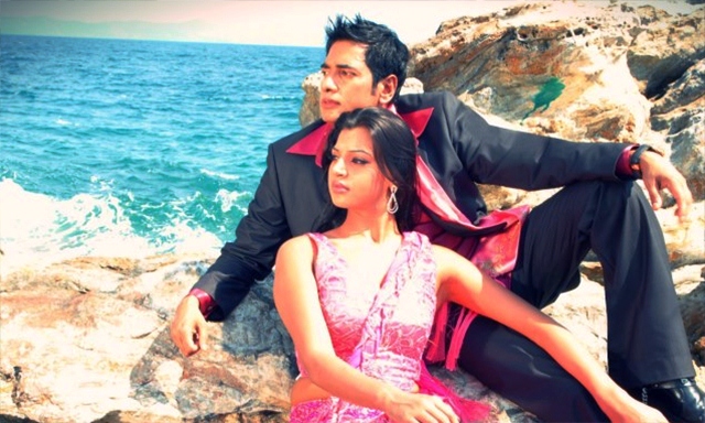 নতুন লুকে অনন্ত-বর্ষা