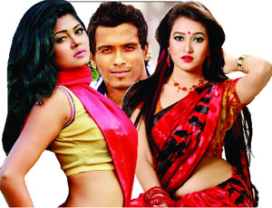 হ্যাপী মৌসুমীর কাদা ছোড়াছুড়ি