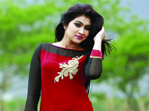 নতুন নায়িকা মুনিয়া