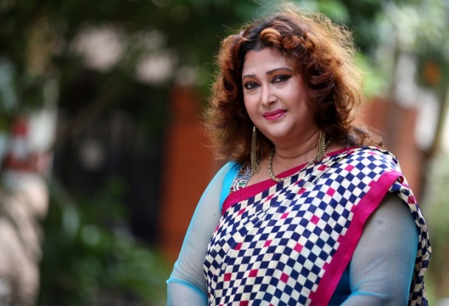 নাটক নির্মাণে রিনা খান