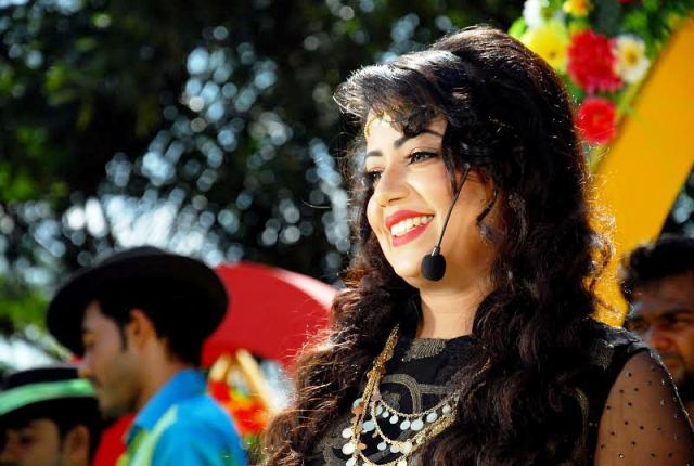 প্রথমবার সিনেমায় কনা