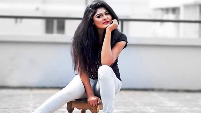 আগস্টে মৌসুমীর অভিষেক