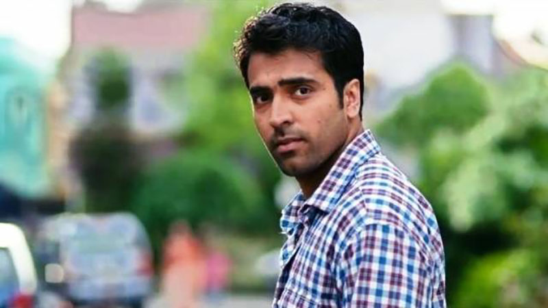 ববির হাত ধরে কলকাতার আবীর ঢাকায়