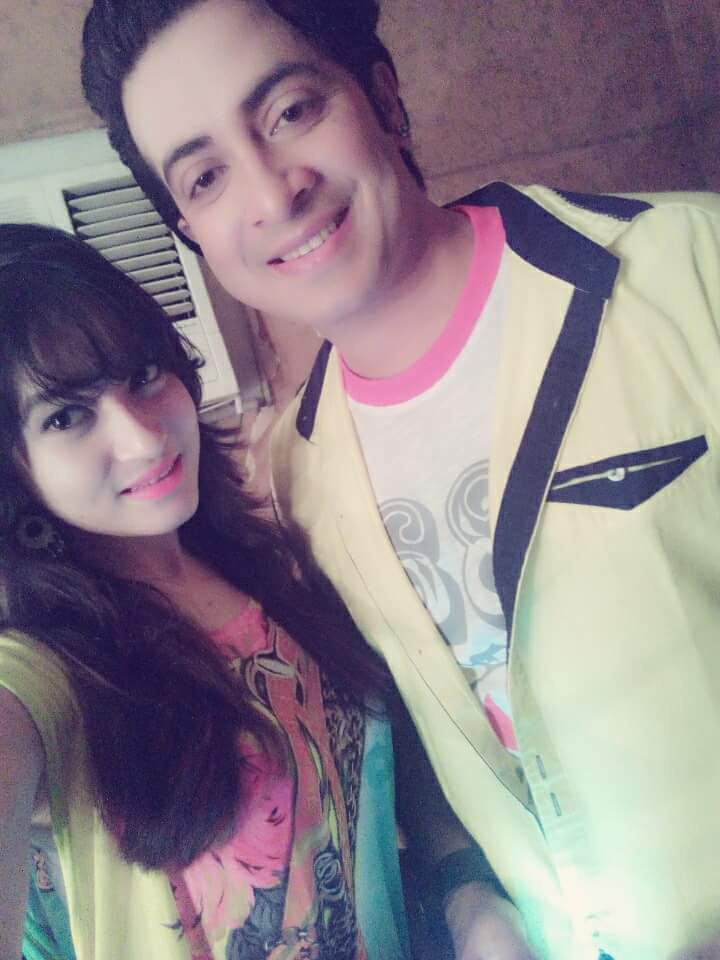 হ্যাপী এবার চলচ্চিত্রের আইটেম