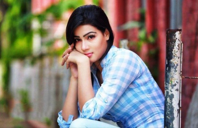 প্রেমের বাঁধনে মাহি