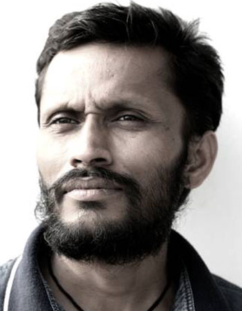 লাল মোরগ খুঁজছেন আতিক