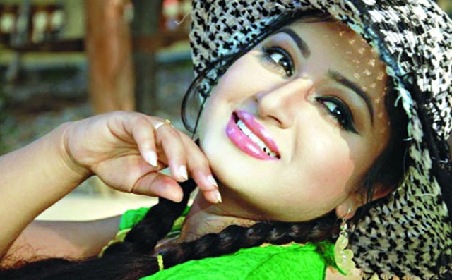 আরো একটি সিনেমায় রেসি