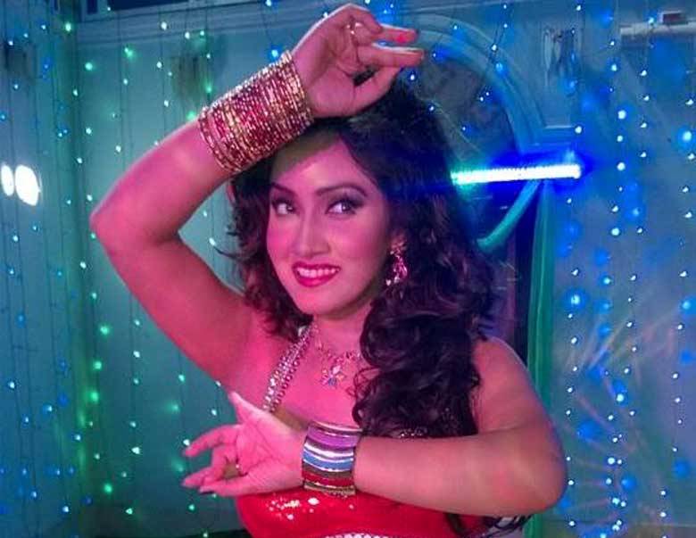 এক সিনেমায় দুই আইটেম