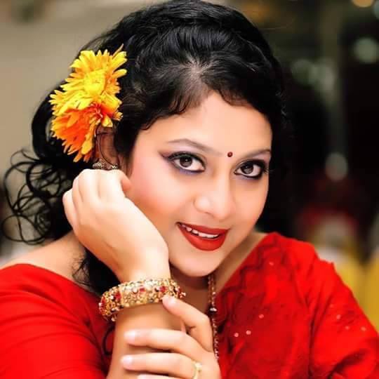 গান শোনালেন শাবনূর