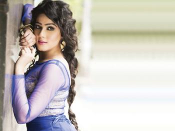 একইদিনে দুই ছবিতে মাহি