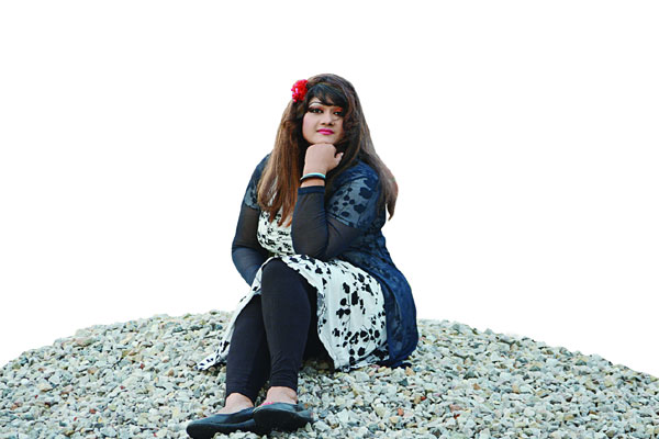 ঝন্টুকে না করলেন মুনমুন