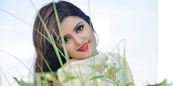 স্বপ্নজাল বুনছেন পরী