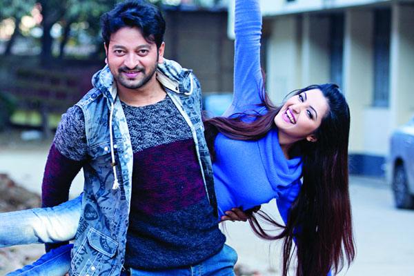 দেশজুড়ে সাইমন-পরী