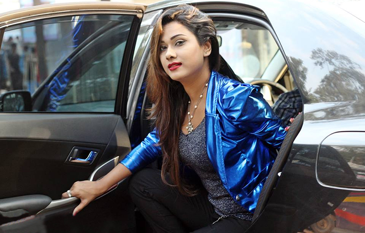 সিনেমা এক, ব্যস্ততা দ্বিগুণ