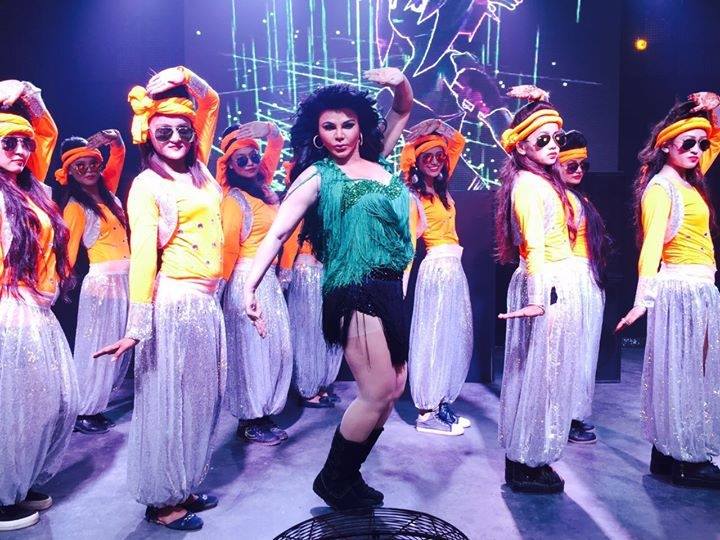 Ami Tomar Hote Chai digital bangla film by anonno mamun with bappy bidya sinha mim misha shawdagor rakhi sawant item girl (6)