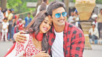 ধাক্কা খেল ‘কেলোর কীর্তি’