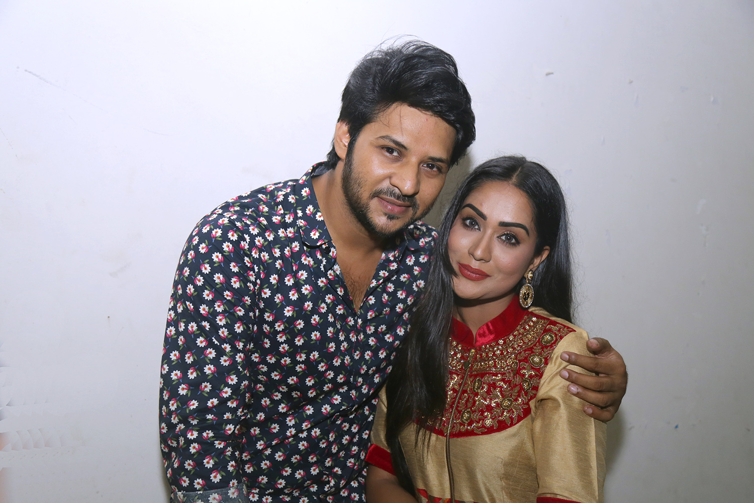 নিরব-মমকে বাদ দিলেন পরিচালক!