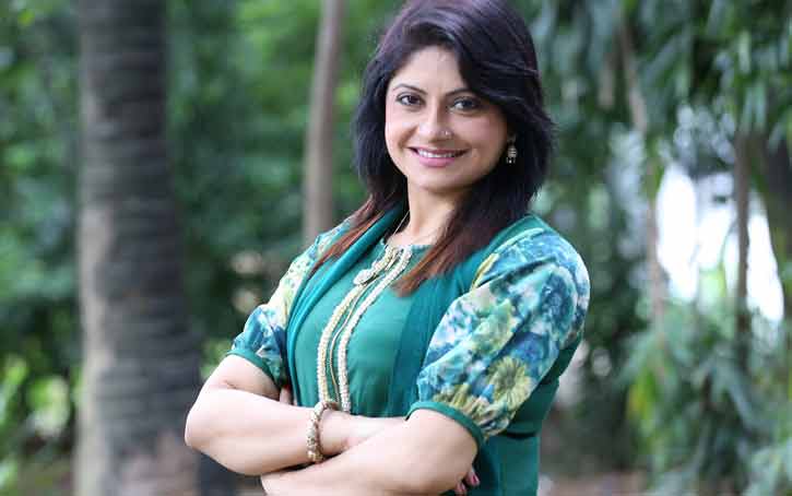 সোমার হাতে তিন সিনেমা