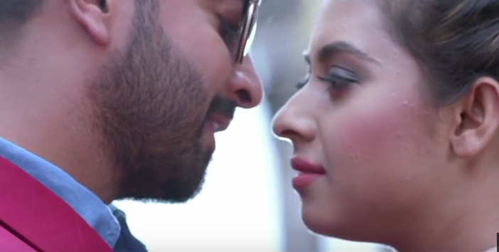 ‘মন তোকে ছাড়া বুঝে না’ (ভিডিও)