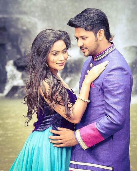 পরীক্ষায় নিরব ও মম