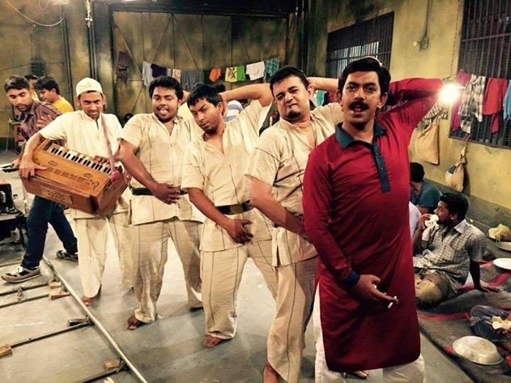 আয়নাবাজি: দেউলিয়া প্রযোজনার ফাঁকে এক ফালি রোদ