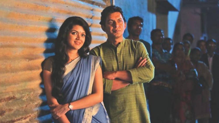 যেভাবে ‘আয়নাবাজি’