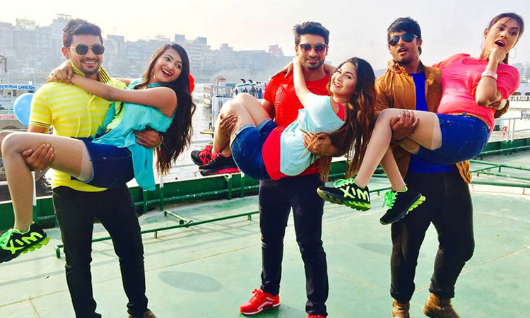 ‘বন্ধন’ নিয়ে মাঠে অনন্য মামুন