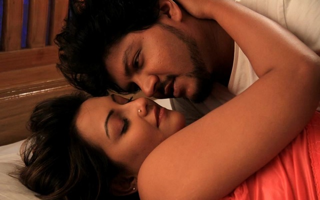 সময়ের গল্প-মুখোশ মানুষ