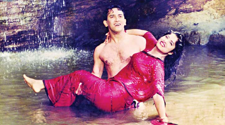 ৩২ বছরে ‘কেয়ামত থেকে কেয়ামত’