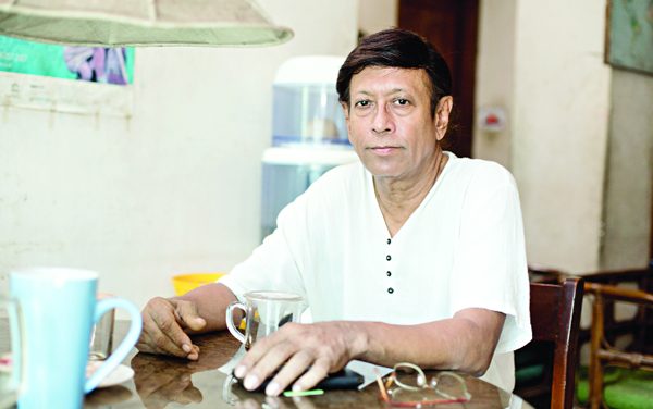 লাকী আখন্দের অবস্থার উন্নতি