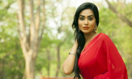 নতুন সিনেমায় মম