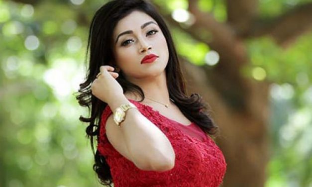 দুই ছবিতে জলি