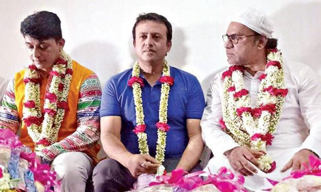 আদালতের নিষেধাজ্ঞার মধ্যেই শিল্পী সমিতির শপথ