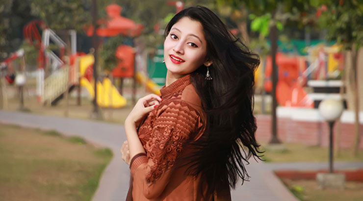 ‘সাইরত’ রিমেকে পূজা, পরিচালক রাজ চক্রবর্তী